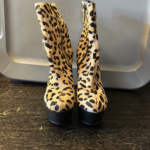 Animal print, heeled booties - Picture 2 of 16
